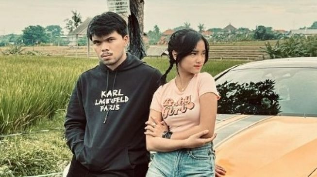 Artis Liburan Tahun Baru Bareng Pacar (Instagram/@fuji_an)