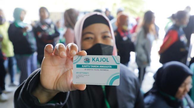 Kajol Ganjar Gelar Aksi Bagi Sembako Murah di Depok