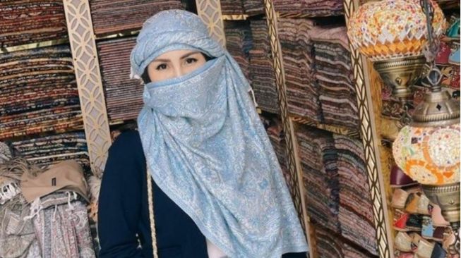 Didoakan Dapat Hidayah, Momo Geisha Pakai Burqa Bikin Pangling: Cakep Banget!