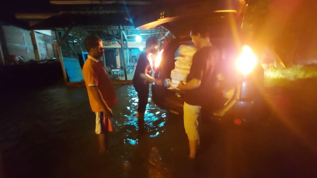 BRI Peduli Salurkan Bantuan kepada Korban Banjir Semarang & Demak