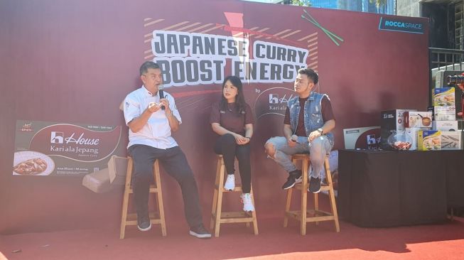 Chef Vindex Tengker di acara demo masak bertajuk Japanese Curry Boost Energy di kawasan Gelora Bung Karno, Jakarta, 7 Januari 2023. [dokumentasi pribadi]