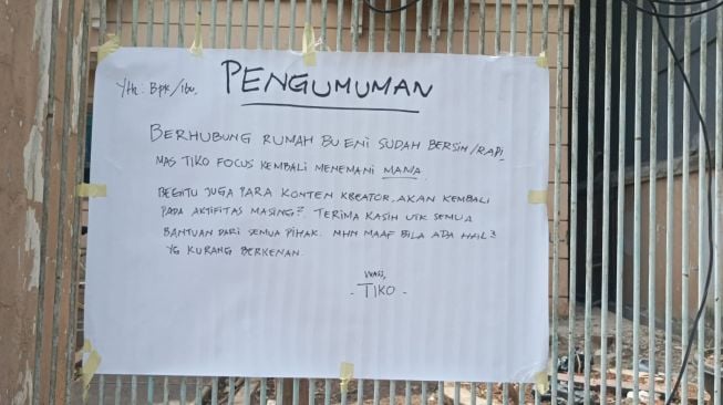 Pengumuman di depan rumah Tiko [Istimewa]