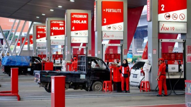 Harga Solar Terbaru di Pertamina, Shell, Petronas, dan Total