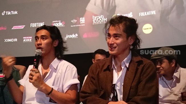 Nikmati Adegan Adu Jotos di Film Balada Si Roy, Bio One dan Abidzar Al Ghifari: Dibawa Fun Aja
