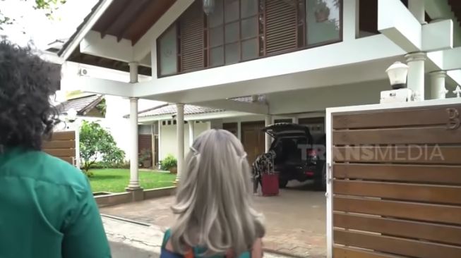 Rumah Camelia Malik (YouTube/TRANS7 OFFICIAL)