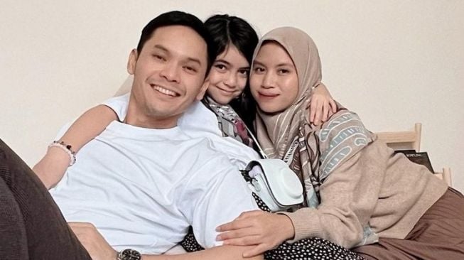 Sudah Dianggap Seperti Anak Sendiri, Intip 10 Potret Kedekatan Istri Ben Kasyafani dengan Sienna