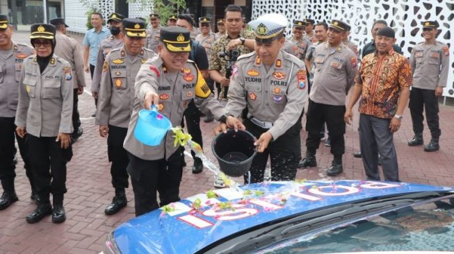 Satlantas Polres Trenggalek Kini Miliki Bus Layanan SIM Keliling Sendiri