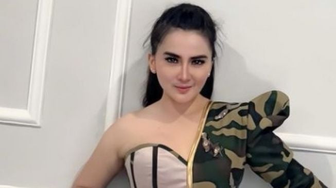 Tak Berbusana untuk Sebuah Konten, Diana Dee Starlight Diminta Layani Pria Hidung Belang