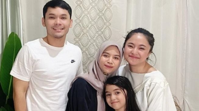 Potret kedekatan istri Ben Kasyafani dan Sienna (Instagram/@nesyanabila)