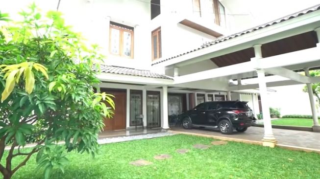 Rumah Camelia Malik (YouTube/TRANS7 OFFICIAL)