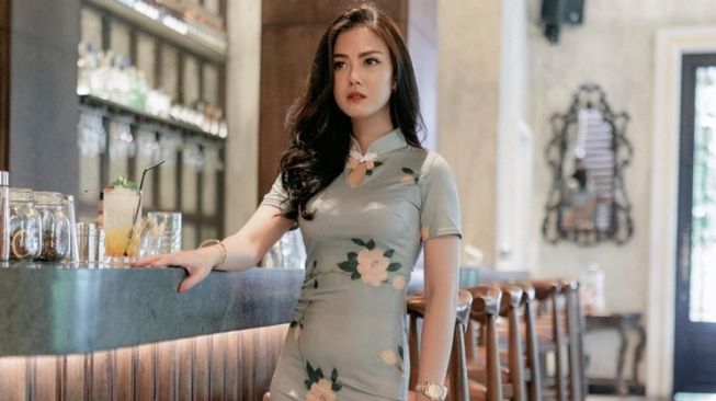 Potret Nita Gunawan Pakai Dress Ketat (Instagram/@nitagunawan09)