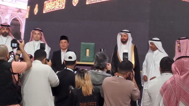 Haji Pintar Diganjar Penghargaan Aplikasi Haji Terbaik oleh Menteri Saudi. (Kementerian Agama)