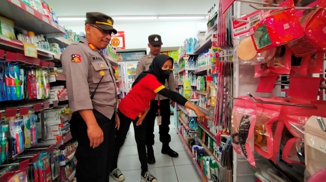 Aksi Pencurian di Minimarket Juwiring Klaten Terekam CCTV, Ini Ciri-ciri Pelakunya