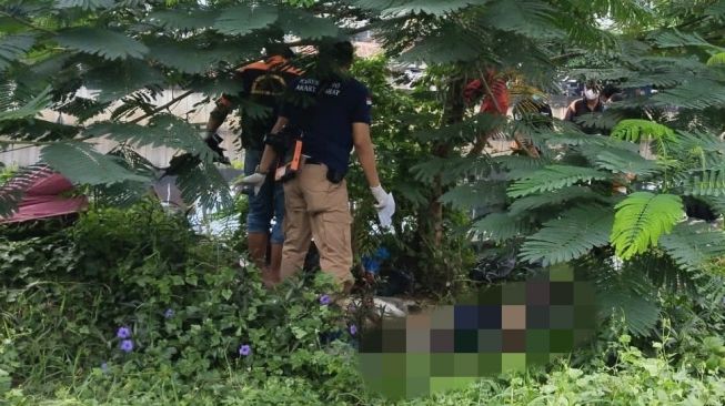 10 Tahun Tak Pulang ke Rumah, SB Tewas di Semak-semak Kalideres, Polisi Tunggu Autopsi