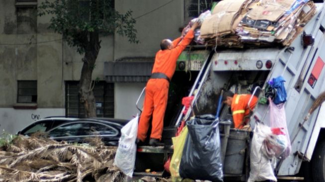 5 Negara dengan Gaji Tukang Sampah Fantastis, Bisa Bikin Kamu Iri!
