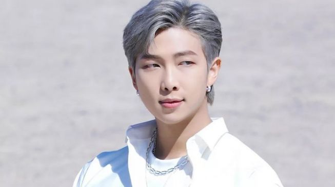 RM BTS, Solois Pria Korea Pertama yang Habiskan 4 Minggu di Billboard 200!