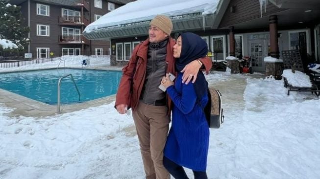 Potret mesra Ivan Fadilla dan istri (Instagram/@nyaisarni2)