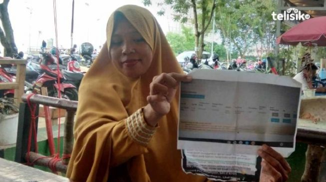 Cari Keadilan di DPRD, Guru SDN 92 Kota Kendari Malah Dipecat