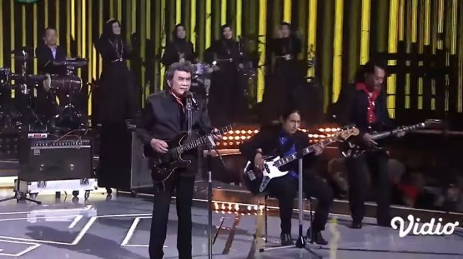 Potret Rhoma Irama Bawakan Lagu Butter BTS (YouTube Indosiar)