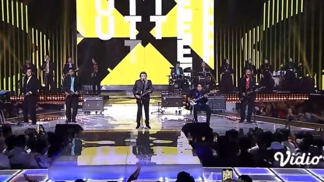 Potret Rhoma Irama Bawakan Lagu Butter BTS (YouTube Indosiar)