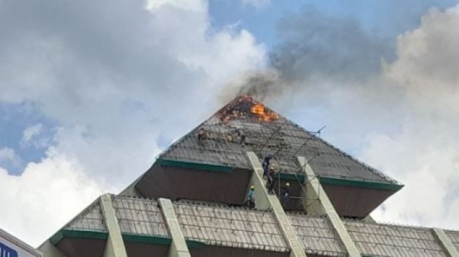 Sedang Direnovasi, Masjid Agung Batam Center Kebakaran, Diduga Penyebabnya Ini