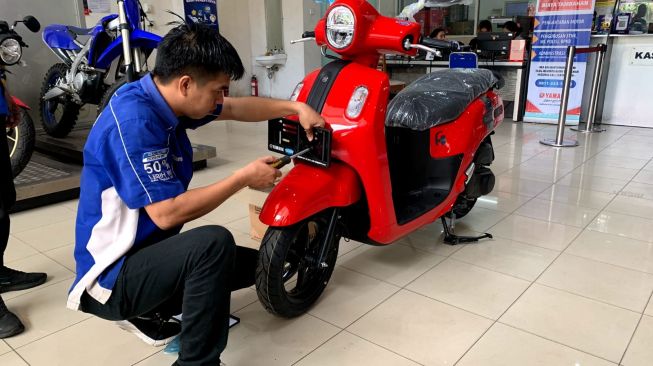 Tips memasang TNKB alias pelat nomor motor. Sebagai ilustrasi [Main Dealer Yamaha PT Thamrin Brothers].