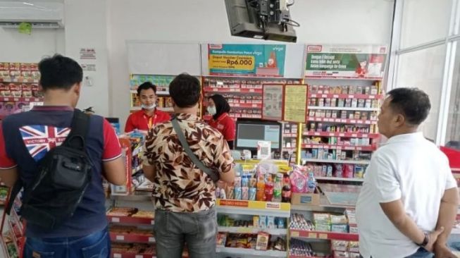 Hati-hati! Penipuan Modus Tukar Uang Receh Terjadi di Minimarket Bekasi