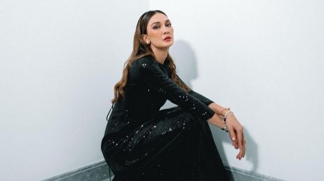 Pemotretan Luna Maya Pakai Luxury Brand (Instagram/@lunamaya)