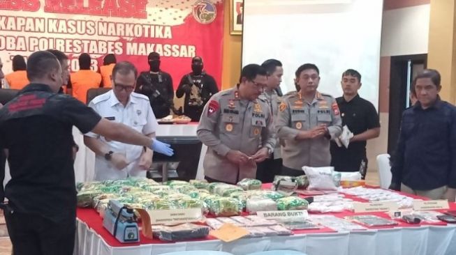 Kurir 43 Kg Narkoba di Makassar Terancam Hukuman Mati