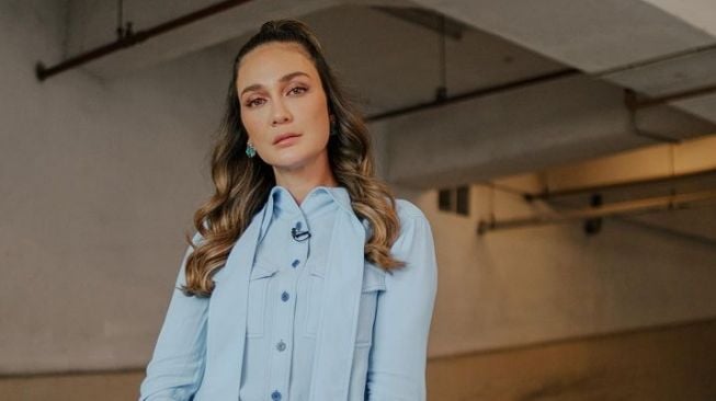 Pemotretan Luna Maya Pakai Luxury Brand (Instagram/@lunamaya)