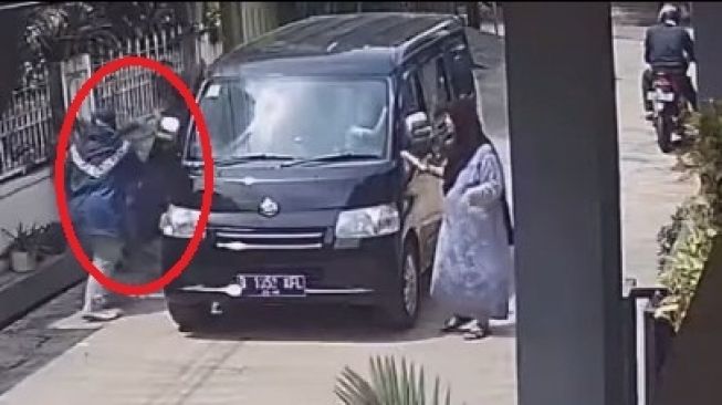 Viral Baru Pulang Ambil Uang di Bank, Tas Emak-Emak Dijambret di Bekasi, Netizen: Terencana dan Terukur Banget