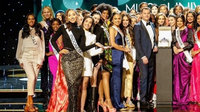 Potret Laksmi De-Neefe di Ajang Miss Universe (Instagram/@officialputeriindonesia)