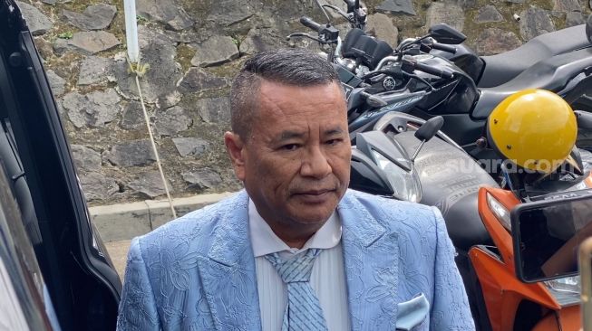 Denny Sumargo Disomasi Keluarga Ferry Irawan, Hotman Paris Turun Tangan