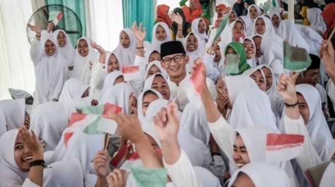 Mampukah Islamic Boarding School Menciptakan Pemimpin, Sandiaga Uno: Mampu, Santri Can Be A Good Leader