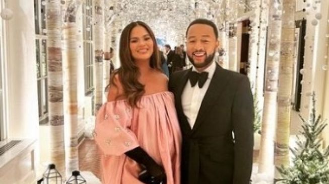 Selamat, John Legend dan Chrissy Teigen Dikaruniai Anak ke-3