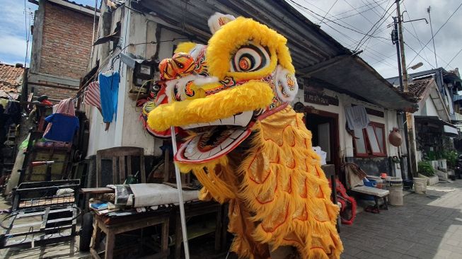 Barongsai buatan Slamet Hadi Prayitno atau Pak Pong di Yogyakarta, Selasa (17/1/2023). [Hiskia Andika Weadcaksana / Suarajogja.id]