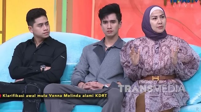 Momen Venna Melinda Nangis Kejer di Acara TV (YouTube TRANS TV Official)