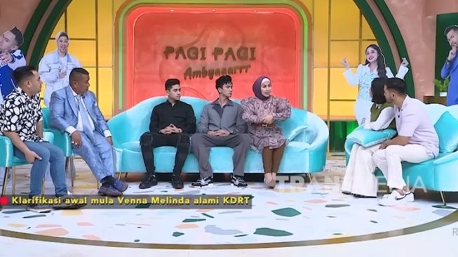 Momen Venna Melinda Nangis Kejer di Acara TV (YouTube TRANS TV Official)