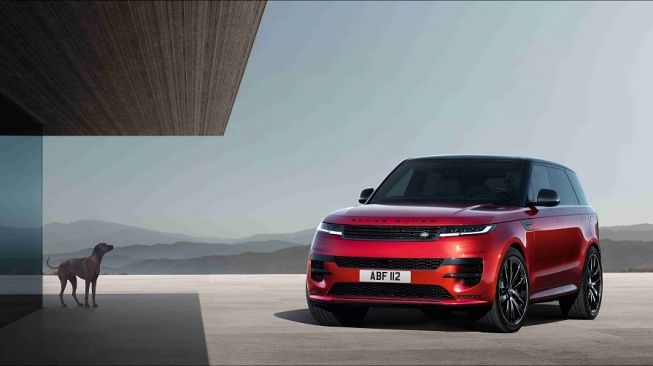 Range Rover Sport Plug-in Hybrid [PT JLM Auto Indonesia].