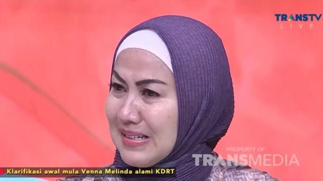 Momen Venna Melinda Nangis Kejer di Acara TV (YouTube TRANS TV Official)