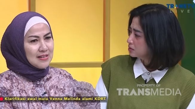 Momen Venna Melinda Nangis Kejer di Acara TV (YouTube TRANS TV Official)