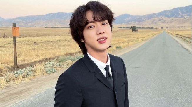 Ditinggal Wamil, Ini Lagu Solo Jin BTS yang Obati Rasa Rindu!