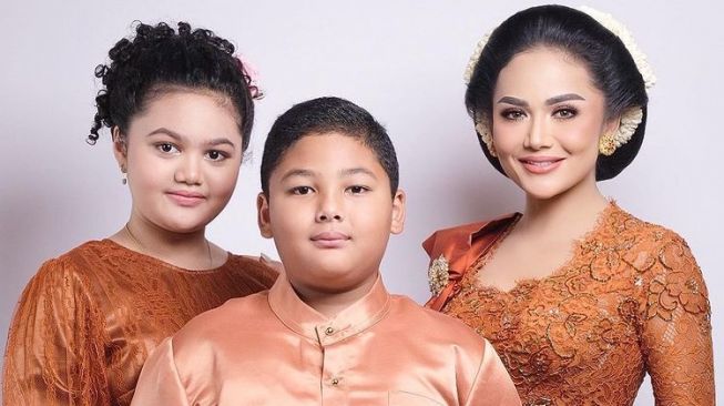 Beda 180 Derajat dengan Ibu dan Kakaknya, Anak Lelaki Krisdayanti Punya Prestasi Dibidang Ini