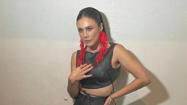 Potret Hot Wulan Guritno di Usia 41 Tahun (Instagram/@wulanguritno)