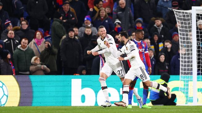 Penyerang asal Belanda, Wout Weghorst menjalani debut bersama Manchester United dalam laga tunda pekan ke-7 Liga Inggris 2022-2023 kontra Crystal Palace di Selhurst Park, London, Kamis (19/1/2023) dini hari WIB. [Twitter/@ManUtd]