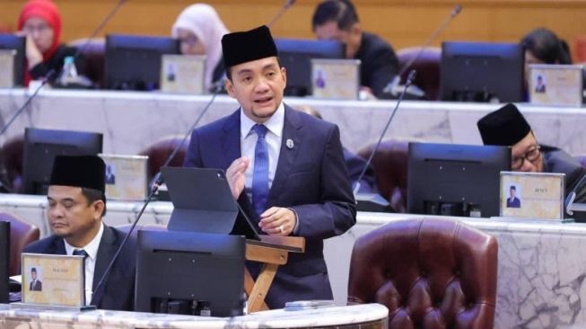 Viral Menteri Besar di Malaysia Berpidato Pakai Bahasa Jawa, Netizen: Curiga Wong Nganjuk Iki