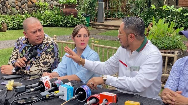 Ferry Irawan Diserang Soal Nafkah, Adik Pasang Badan: Venna Melinda Gak Cari Pasangan Kaya!