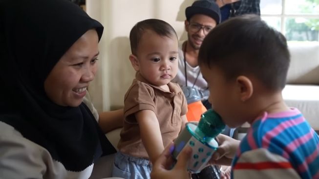 Potret Rayyanza dan Adzam Playdate (YouTube Nathalie Holscher)