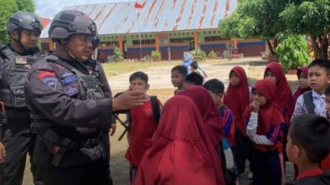 Brimob Bone Patroli Keliling Sekolah Terkait Maraknya Penculikan Anak