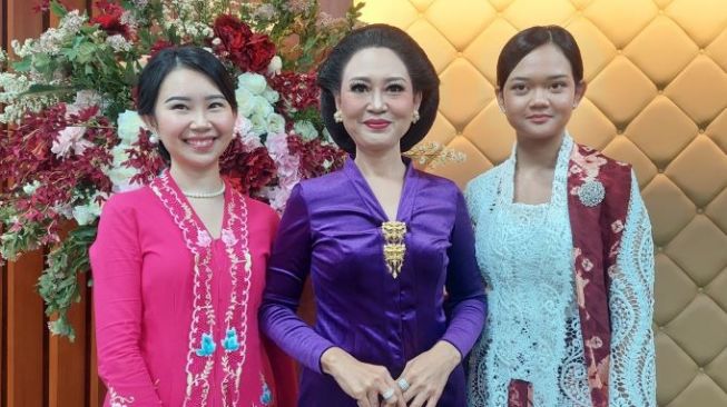 Jadi Istri Pejabat, Alasan Happy Farida Istri Djarot Saiful Hidayat Punya Puluhan Kebaya